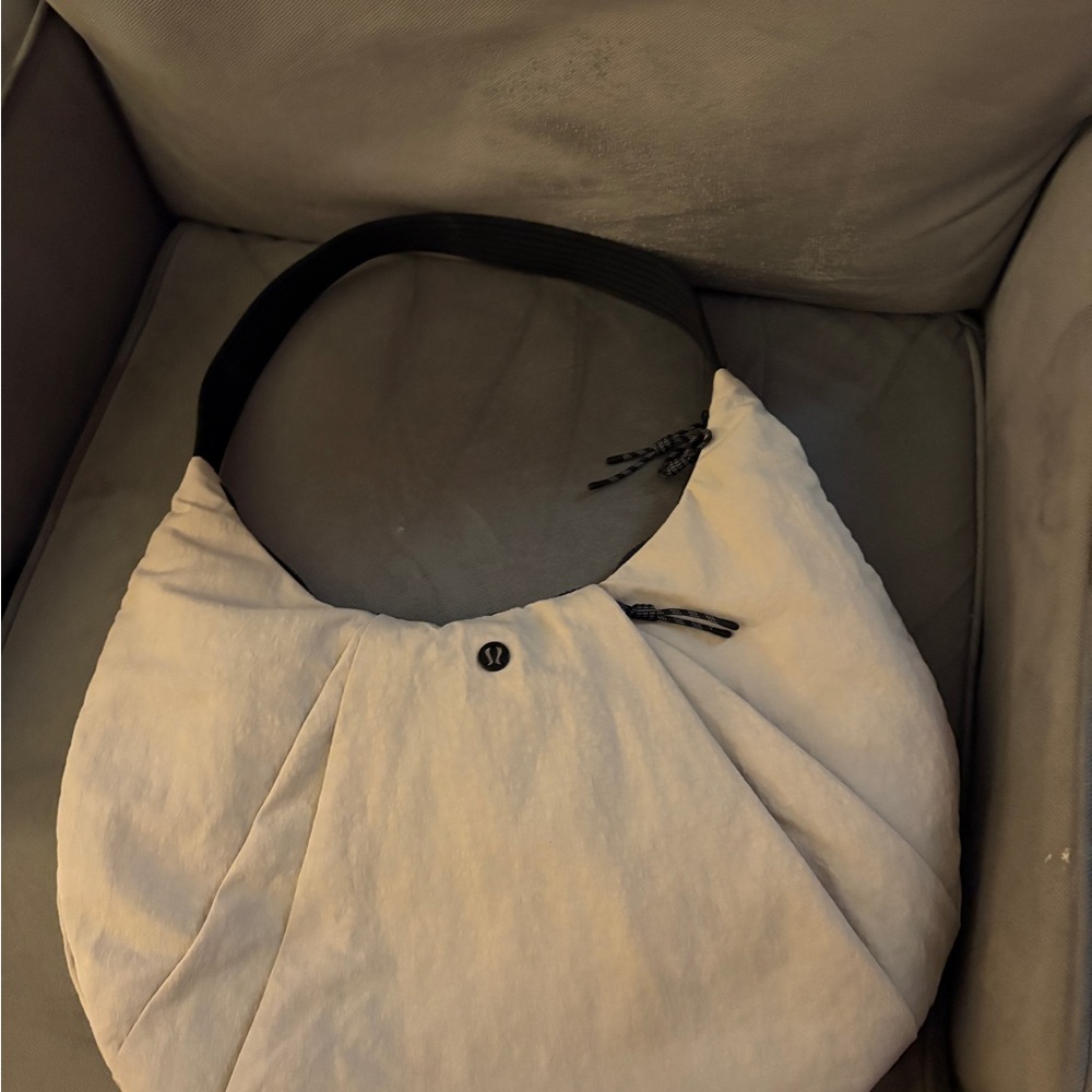 Lululemon Athletica pleated bag